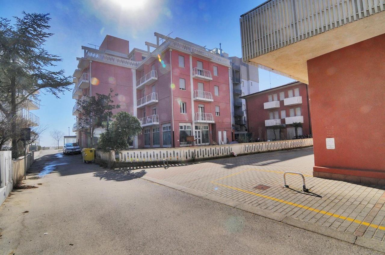 Milan Apartment Caorle Ngoại thất bức ảnh