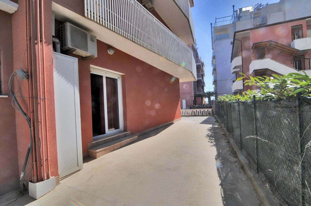 Milan Apartment Caorle Ngoại thất bức ảnh